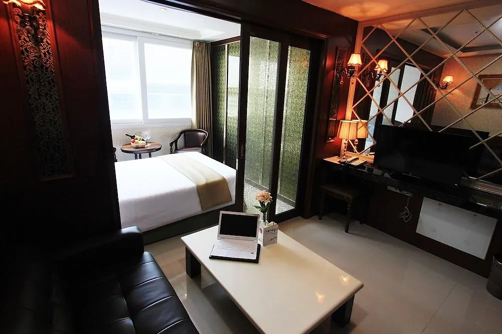 Intercity Seoul Hotel