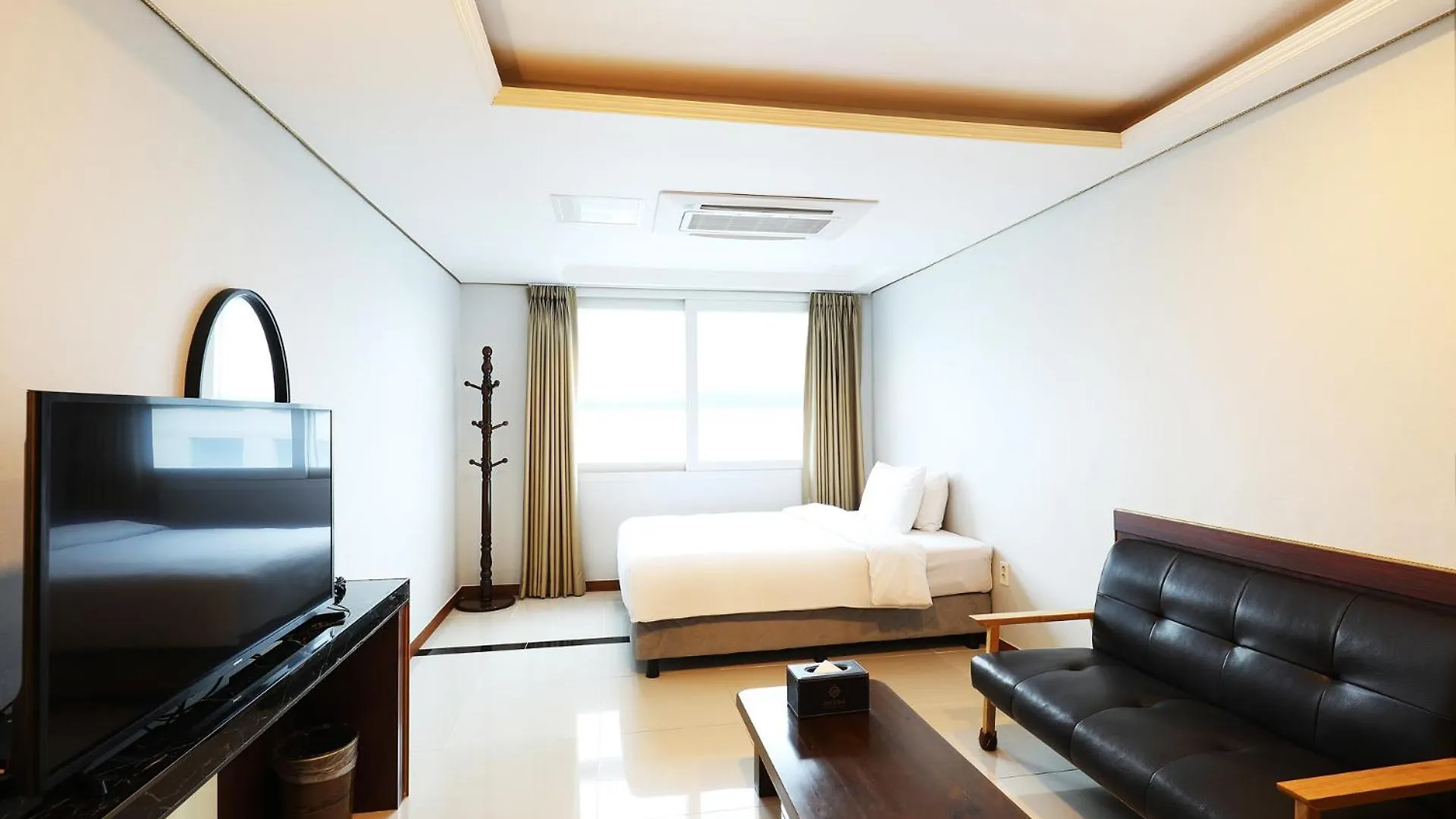 Intercity Seoul Hotel 3*,