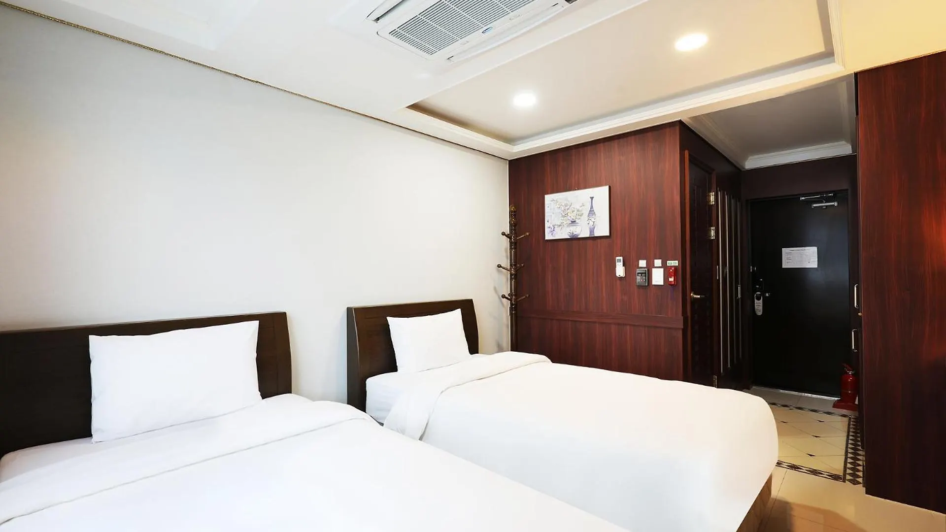 Intercity Seoul Hotel